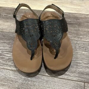 Women’s sandals size 7